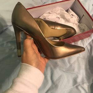 Guess heels